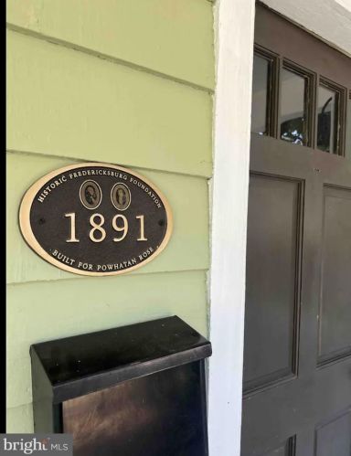 914 Hanover St, Fredericksburg VA  22401-5610 exterior
