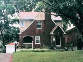 6845 Montgomery Rd, Cincinnati, OH 45236-3818