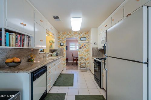 2832 69th St, Scottsdale AZ 85251-1202 exterior