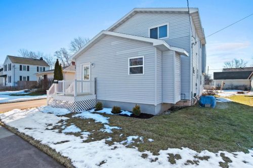 341 Grandview Ave, Menasha, WI 54952-2225
