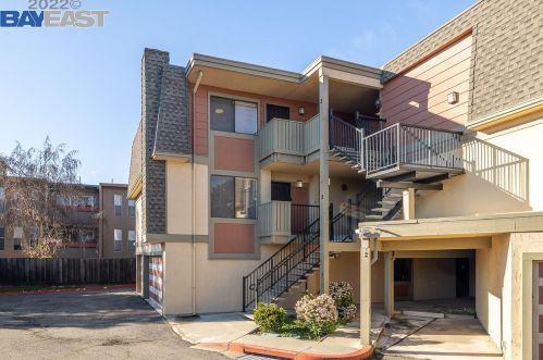 15335 Washington Ave, San Leandro CA  94579-1838 exterior