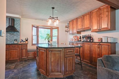 1955 Choctaw Dr, London OH  43140-8733 exterior