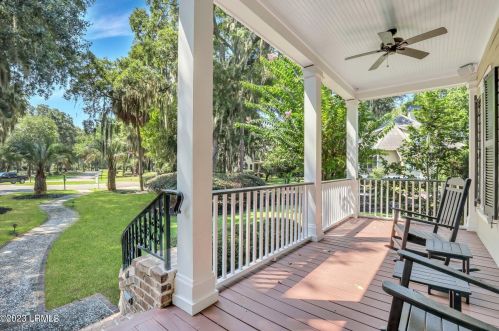 15 Long Pond Dr, Beaufort, SC 29907-2156