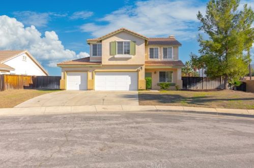 1044 Meadowlake Ln, Lake Elsinore, CA 92530-5346