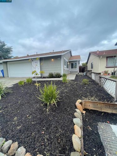 38 Connie Ct, West Pittsburg CA  94565-1574 exterior