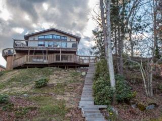 41 Flat Top Lake Rd, Ghent, WV 25843-9359
