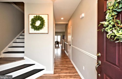 142 Fawn Dr, Gilbertsville PA  19525-8102 exterior