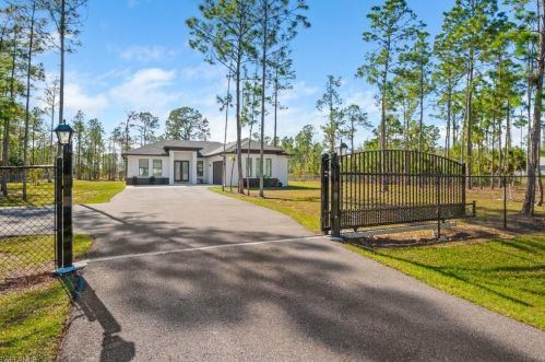 2482 50th Ave, Naples, FL 34120-1492