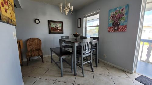 147 Chatham G, West Palm Beach FL  33417-1823 exterior