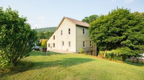 731 Hillville Rd, Karns City PA  16041-3303 exterior
