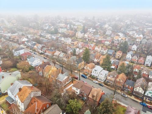 768 Montclair St, Pittsburgh PA 15217-2853 exterior