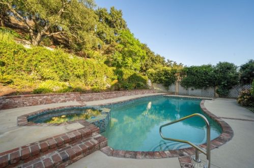 1022 Oak Canyon Ln, Glendora CA  91741-2256 exterior