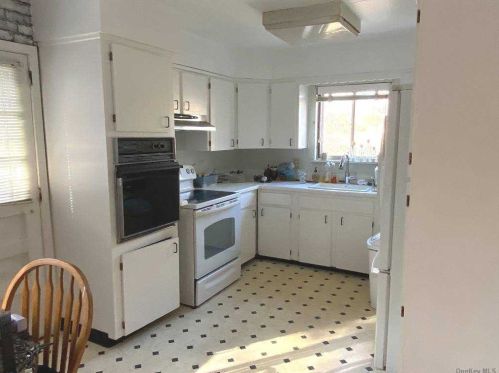 107 Rogues Path, Huntington Station NY 11746-2736 exterior