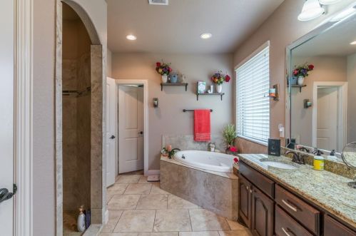 130 Red Cloud Dr, Greenville TX  75402-2801 exterior