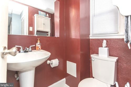 123 Maple Ave, Willow Grove PA  19090-2902 exterior