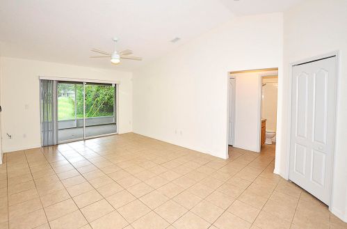 7715 95th Ct, Vero Beach FL  32967-3828 exterior