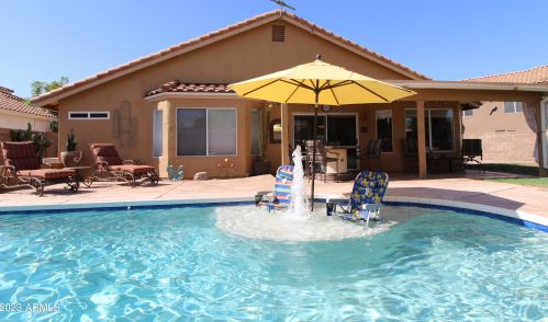 7234 Crst Ln, Glendale AZ  85310-5620 exterior