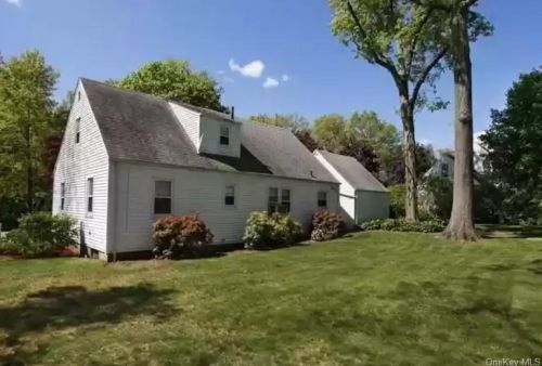 2 Miles Ave, White Plains, NY 10605-3310