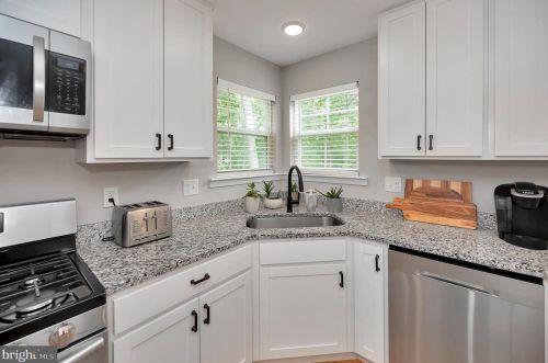 122 Republic Ave, Locust Grove VA  22508-5146 exterior