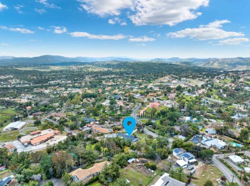 2855 Victoria Dr, Alpine CA  91901-3669 exterior