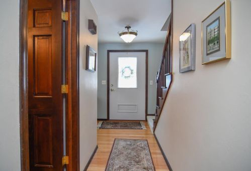 295 Seminole Ln, Green Bay, WI 54313-4951