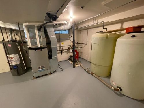 975 Boyce Rd, Bridgeville PA  15017-1502 exterior