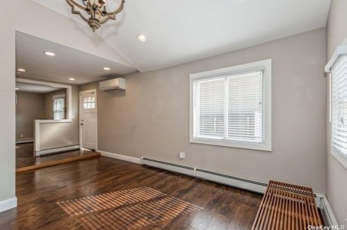 17 Teed St, Huntington Station NY  11746-4331 exterior