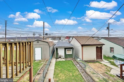 2029 Walnut St, Ashland PA  17921-1611 exterior