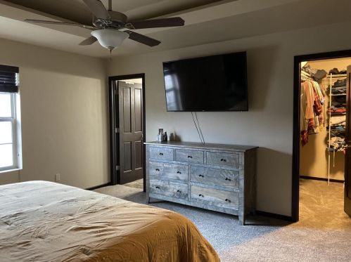 907 Lotus Trl, Menasha WI  54952-8852 exterior