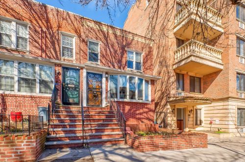 24-58 37th St, Long Island City, NY 11103-1119