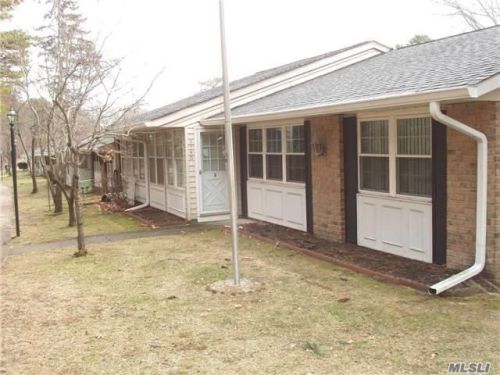 376 Woodbridge Dr, Panamoka, NY 11961-1122