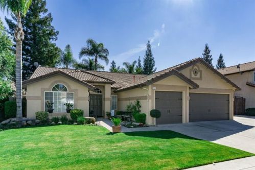 2234 Roberts Ave, Clovis, CA 93611-6255