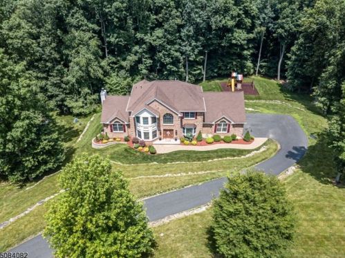 27 Kern Dr, Roxbury Township NJ  07836-9726 exterior