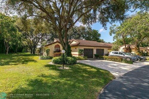 5774 Kayla Dr, Boynton Beach, FL 33437-3437