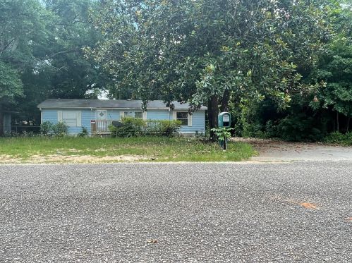 4125 Riddle St, Milton, FL 32571-1131