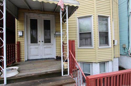 1658 Hunt Ave, Bronx, NY 10462-3925