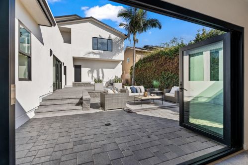 1855 Frankfort St, San Diego CA  92110-3514 exterior