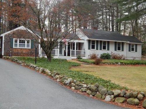 120 Parker St, Hingham, MA 02061-1425