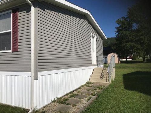 107 Clyde St, Hopwood PA  15445-2522 exterior