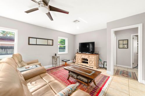 1641 28 Ave, Vero Beach FL 32960-3135 exterior