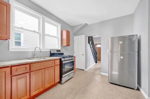 140 13 Ave, Mount Vernon NY  10550-2818 exterior