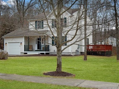 52 Great Brook Rd, Groton, CT 06340-7700