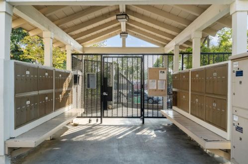 2859 Bascom Ave, Campbell CA  95008-6234 exterior