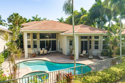 8011 Valhalla Dr, Delray Beach, FL 33446-9514