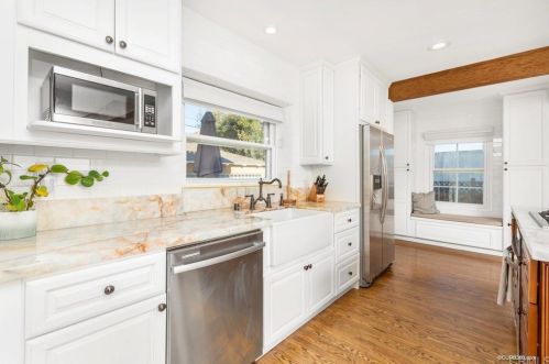 3336 Elliott St, San Diego CA 92106-1326 exterior