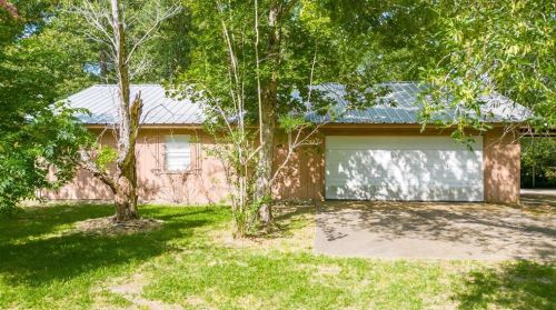 114 Highland Dr, Huntsville, TX 77320-0566