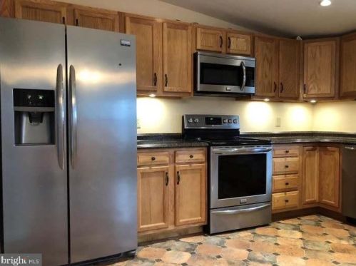275 Annie Grove Rd, Harpers Ferry, WV 25425-4787