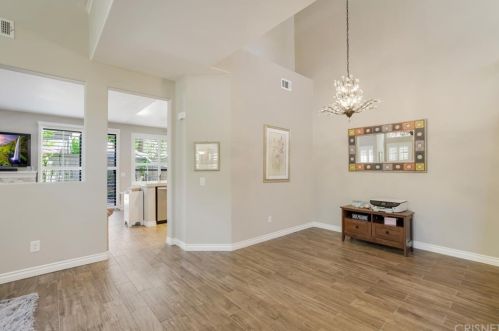 372 Turin St, Calabasas CA  91377-5527 exterior