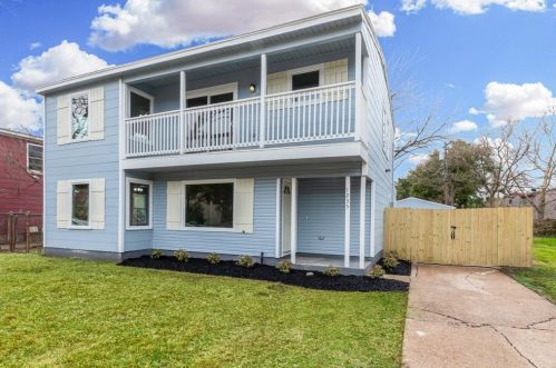 1235 3rd Ave, Texas City, TX 77590-7522