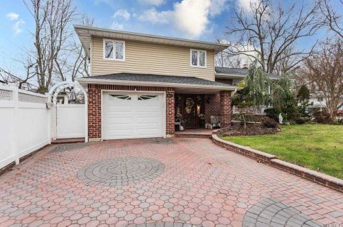 634 Meryl Dr, Westbury, NY 11590-5313